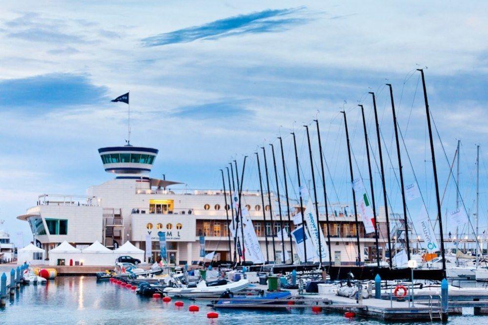 Yacht Club Marina Di Loano Hotell Exteriör bild