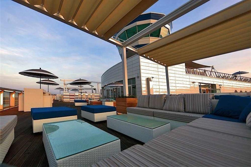 Yacht Club Marina Di Loano Hotell Exteriör bild