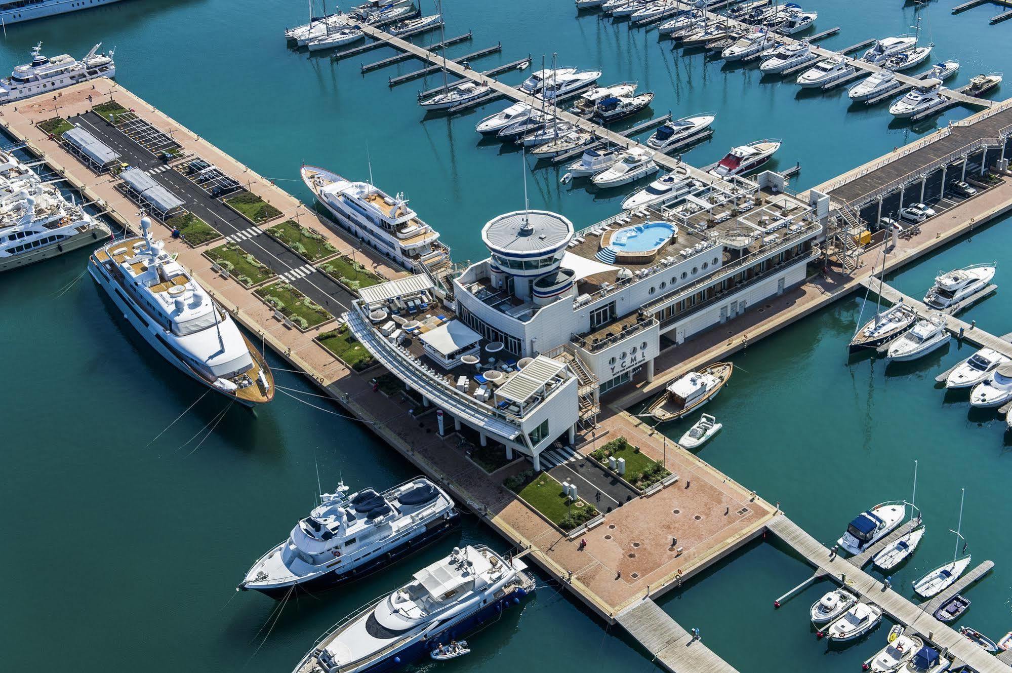Yacht Club Marina Di Loano Hotell Exteriör bild